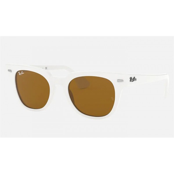 Ray Ban Meteor Classic RB2168 White Frame Brown Classic B-15 Lens Sunglasses